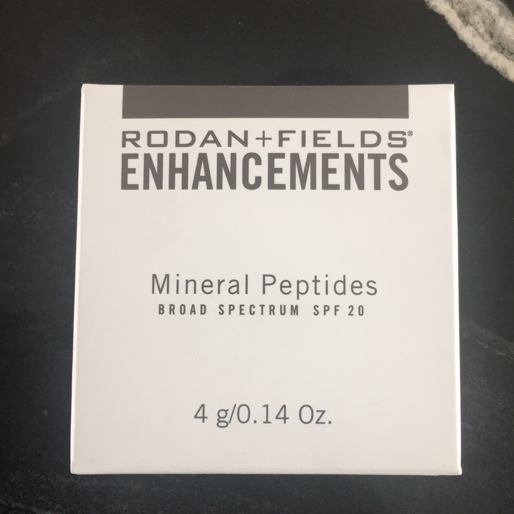 Mineral Peptides facial powder
